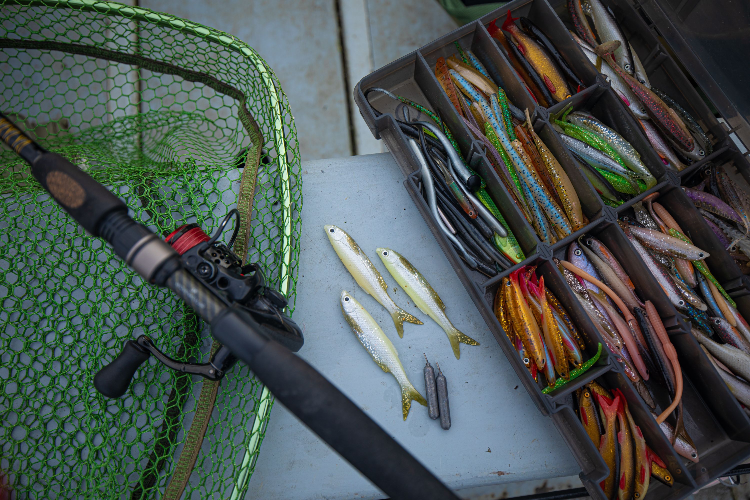 What's More Effective - Bait Fishing or Artificial Lures? 