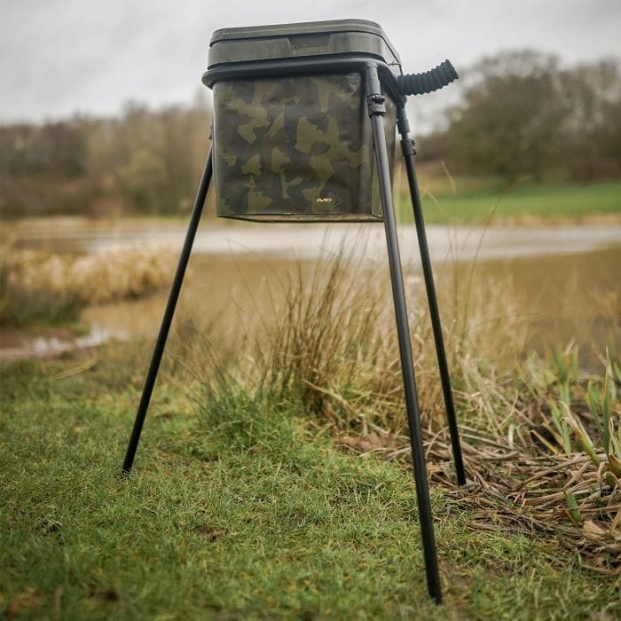 Avid Carp Lok Down Bucket Stand - Tackle Tuesday