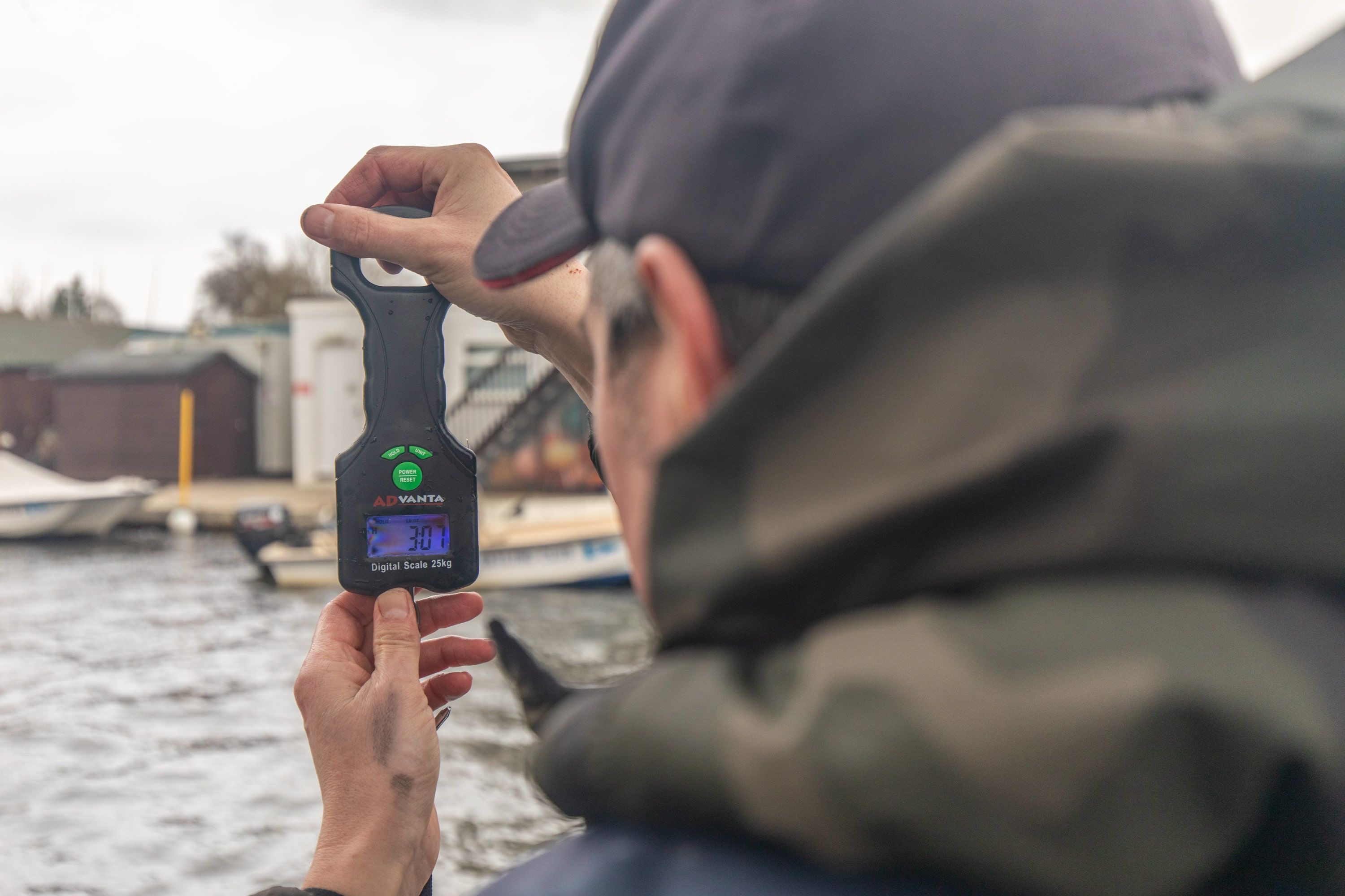 Digital vs. Analogue: Which Fishing Scales Should You Choose