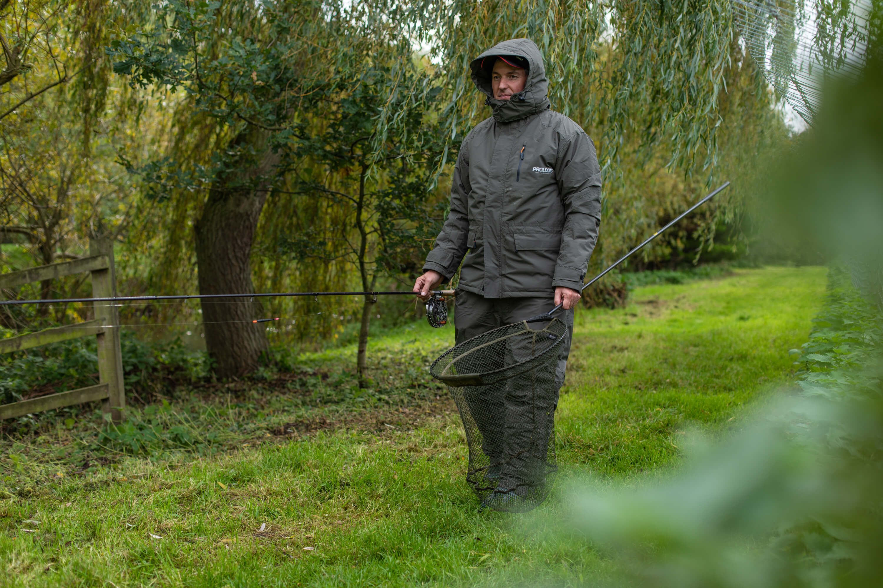 How to Buy a Fishing Suit for Winter
