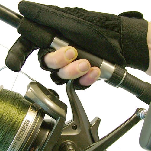 Gardner Casting-Spodding Fishing Glove In Use 3