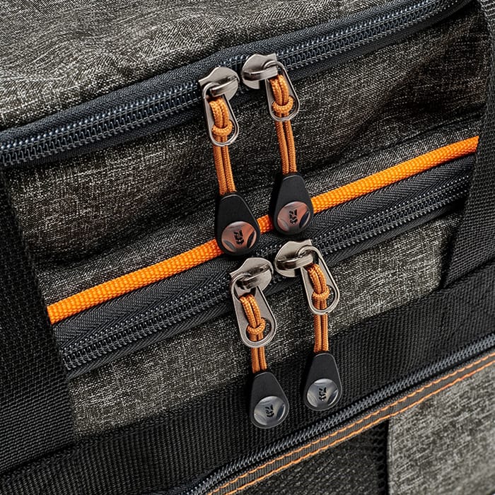 Daiwa Accessory Fishing Bag Medium Zips