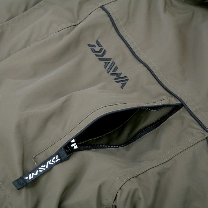 Daiwa Igloo 2 Piece Suit Close Up 3