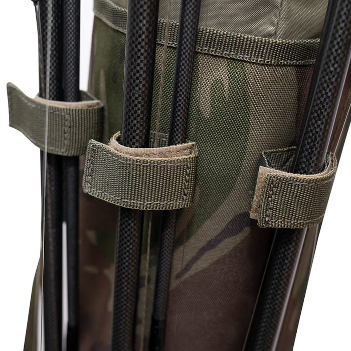 ESP Camo 3 Rod Quiver & Sleeve Rod Straps In Use