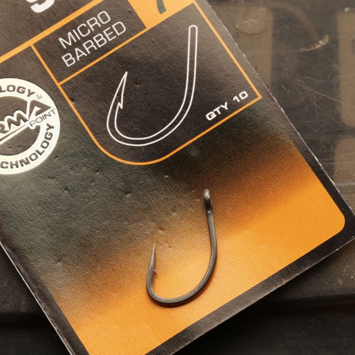 Fox Edges Curve Shank Short Hook Close Up 1