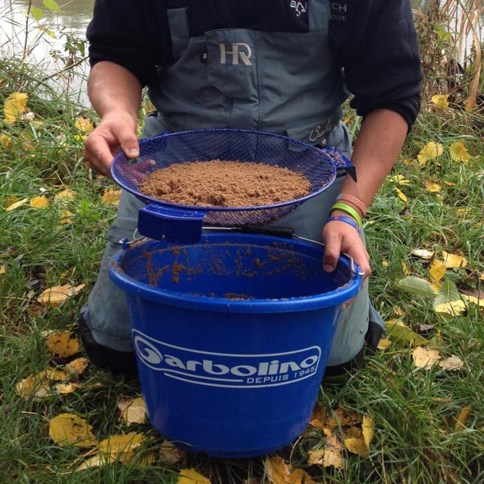 Garbolino Groundbait Bucket In Use 2