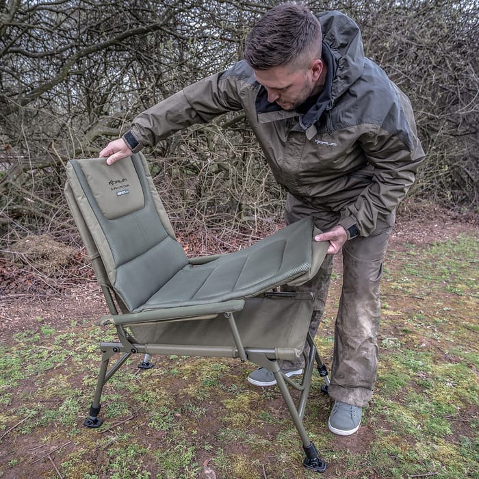Korum Aeronium Supa Lite Fishing Chair Deluxe In Use With Removeable Mattress