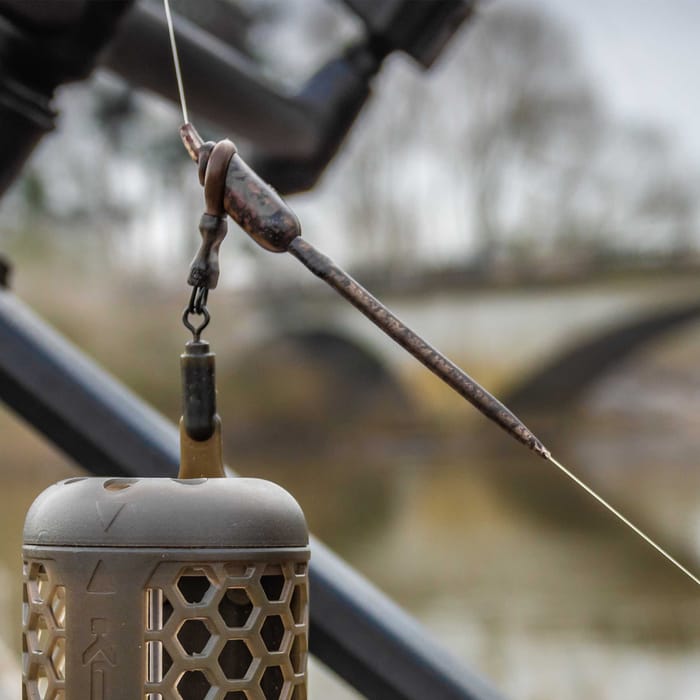 Korum Camo Bolt & Run Fishing Kit Standard Attaching Feeder
