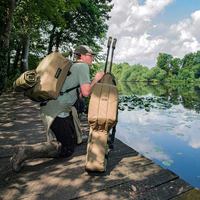 Korum Transition 3 Rod Folding Fishing Quiver At Bank