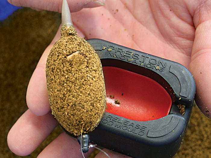 Preston In-Line Flat Method Fishing Feeder X-Large In Use 5