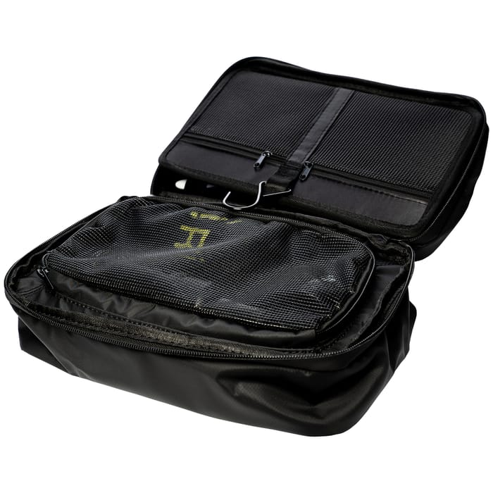 RidgeMonkey LX Bath Towel & Weatherproof Shower Caddy 3
