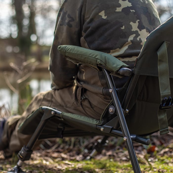 Advanta Discovery CCX Relaxa Fishing Lo-Chair In Use 4