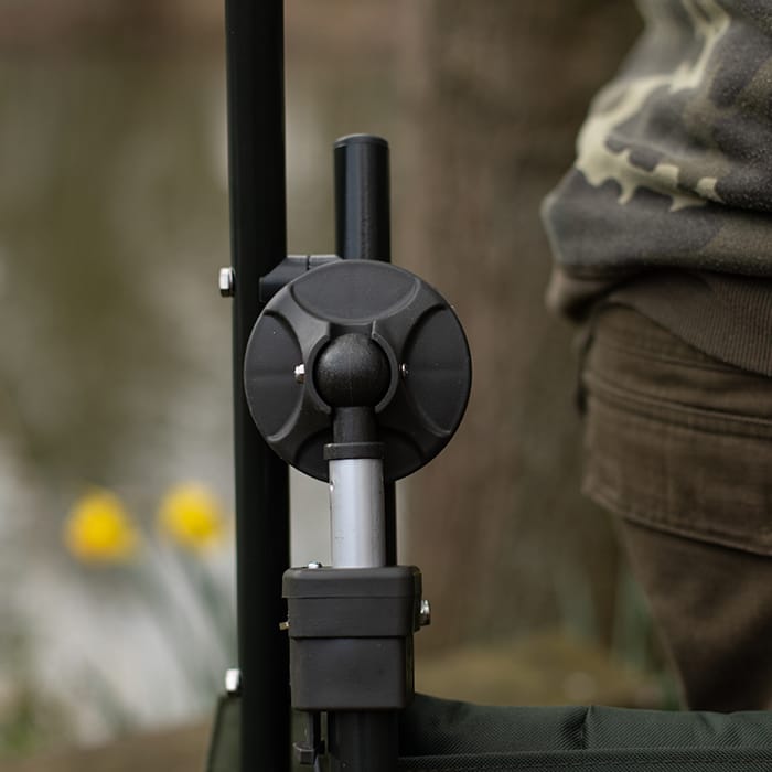 Advanta Discovery CCX Relaxa Fishing Lo-Chair Close Up 1