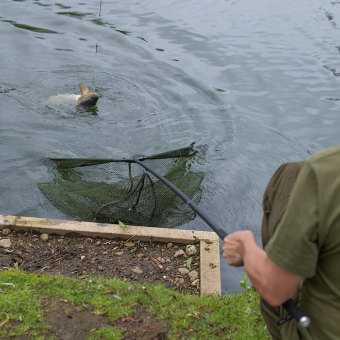 Advanta Discovery CX Rover Landing Net In Use