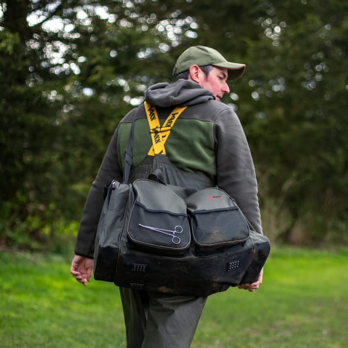 Advanta Endurance Fishing Carryall Large In Use 1