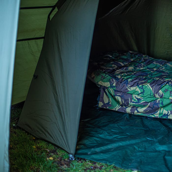 Advanta Endurance Uni-Extended Fishing Overwrap 1 Man In Use Inside