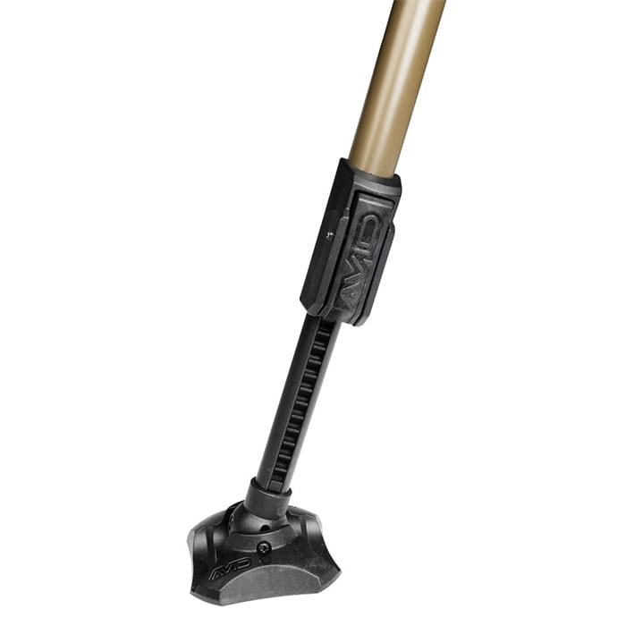 Avid Carp Benchmark Leveltech X Bedchair Close Up Leg 1