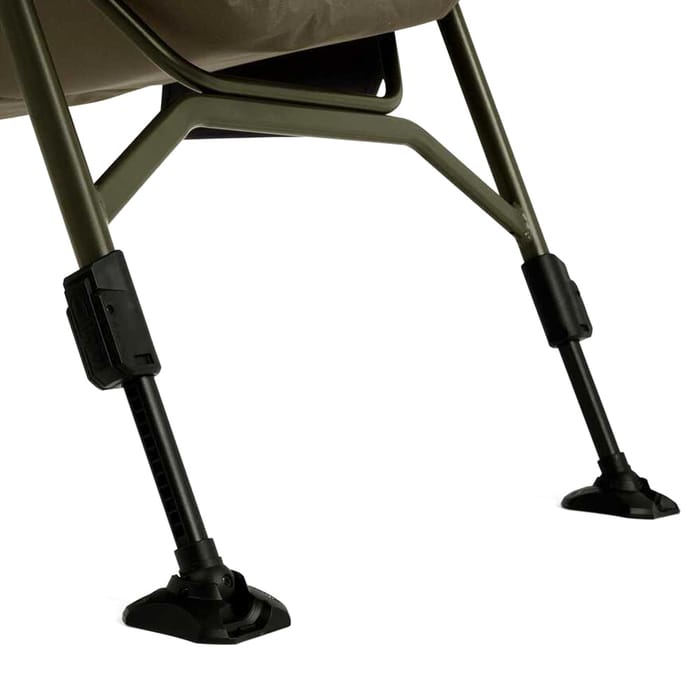 Avid Carp Benchmark Ultra Cozy Chair 1