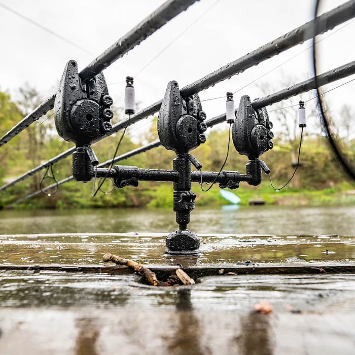 Avid Carp Lok Down Adjustable Stage Stand 4