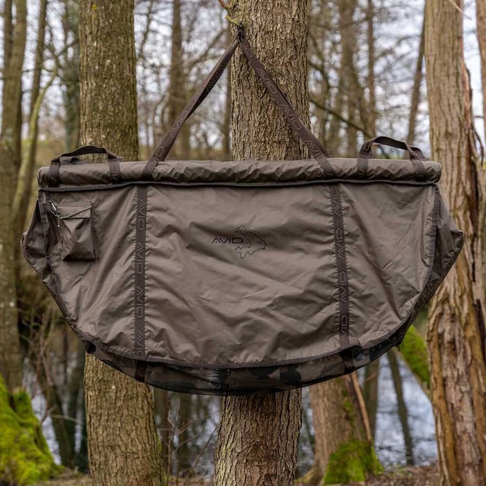 Avid Carp PRO-Tect Flotation Sling In Use 2