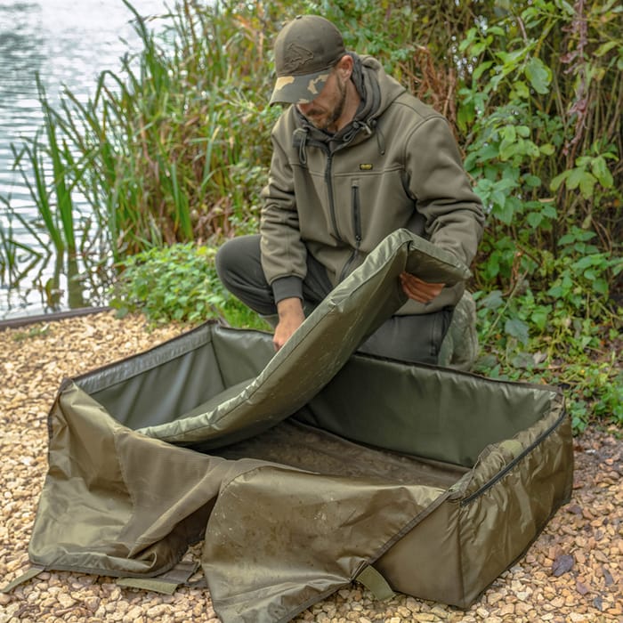 Avid Carp Revolve Carp Cradle 2