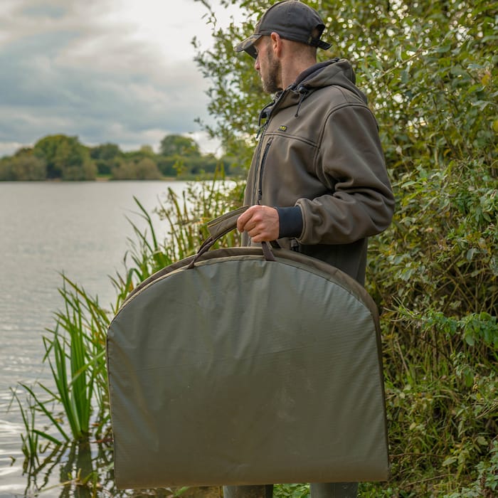 Avid Carp Revolve Folding Flat Mat 2