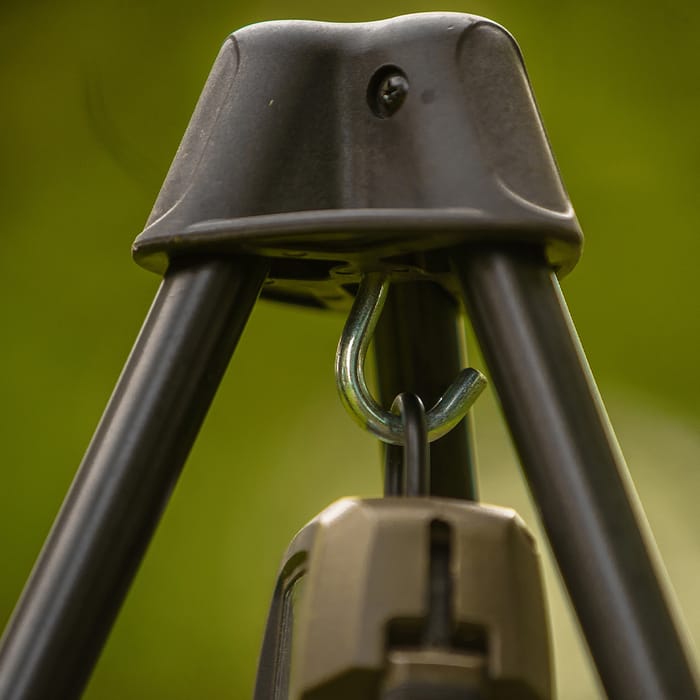 Avid Carp Revolve Weigh Tripod 1