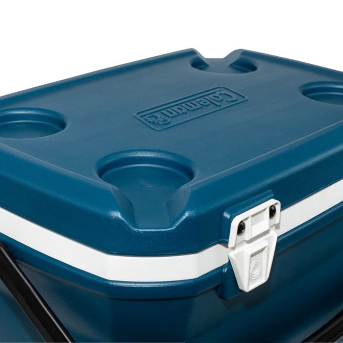 Coleman 28QT Xtreme Blue Cooler Box Close Up 1