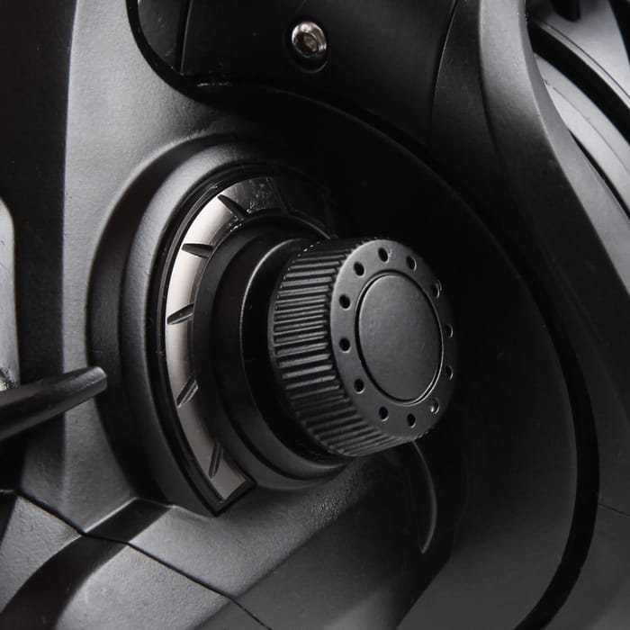 Daiwa Black Widow 25A Reel Close Up 5