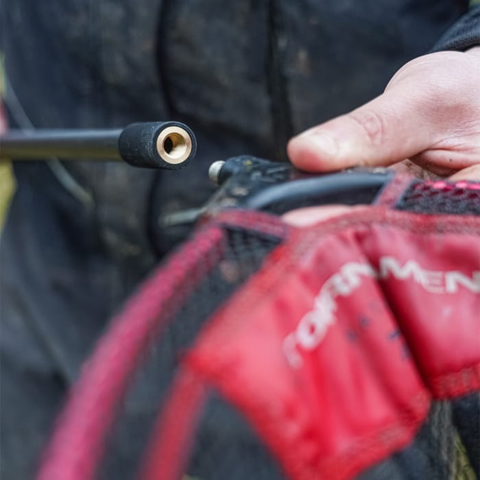 Daiwa D-VEC 3.8m Power Fishing Landing Net Handle In Use 1