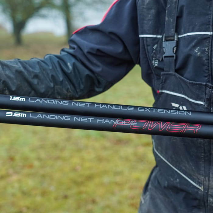 Daiwa D-VEC 3.8m Power Fishing Landing Net Handle In Use 2