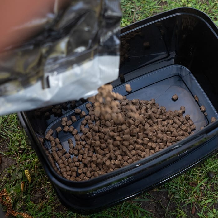 Dynamite Baits Session Pack - Peppered Squid
