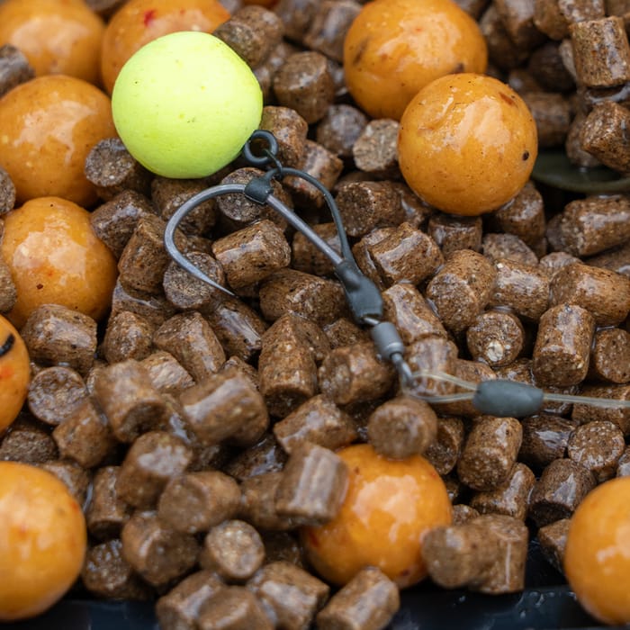 Dynamite Baits Session Pack Inc Pop Ups - Peppered Fruit