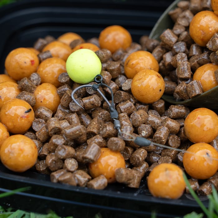 Dynamite Baits Session Pack Inc Pop Ups - Peppered Fruit