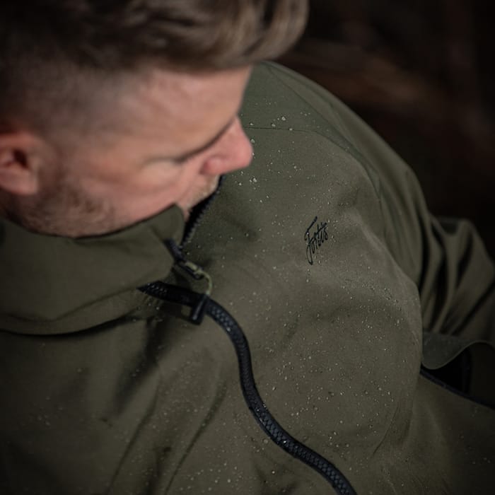 Fortis Marine Fishing Jacket Olive In Use 2