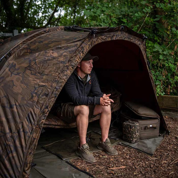 Fox Frontier Lite Camo Bivvy & Camo Vapour Peak In Use 2
