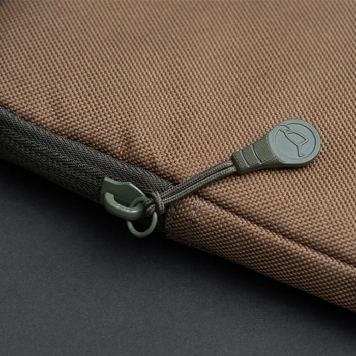 Korda Compac Tablet Fishing Bag Close Up 