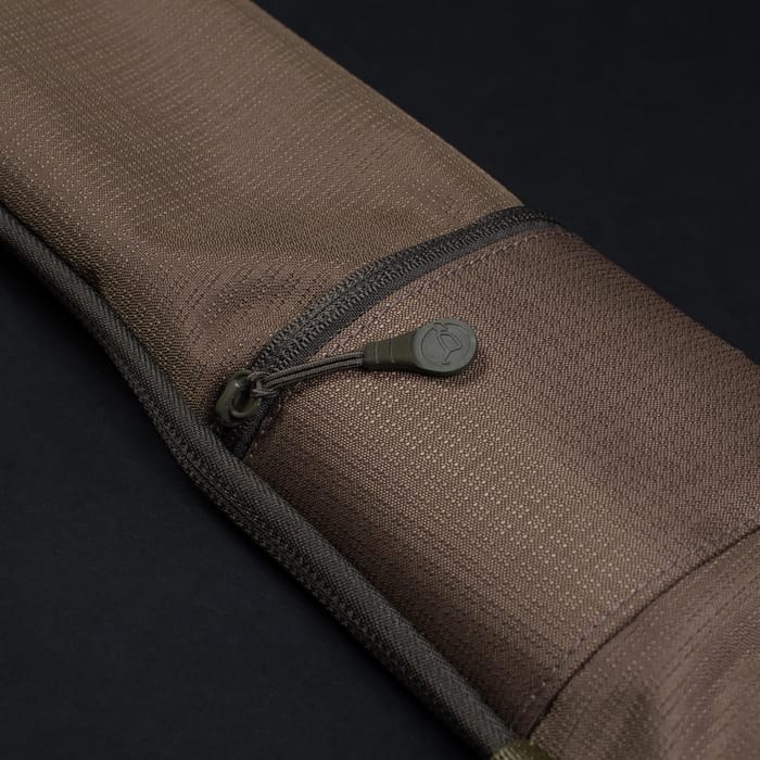 Korda Compac 3 Rod Divide Fishing Holdall Close Up 4