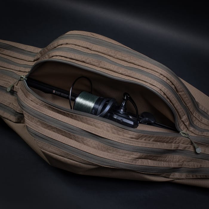 Korda Compac 5 Rod Divide Fishing Holdall In Use