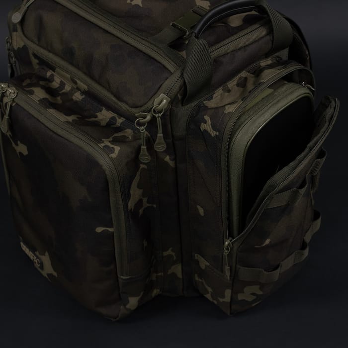 Korda Compac Dark Kamo Rucksack 30L 4