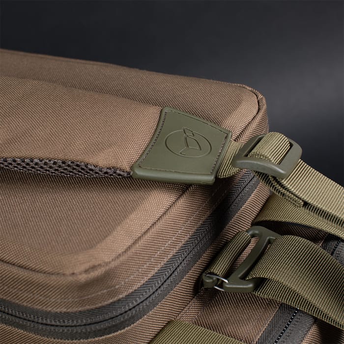 Korda Compac Large Framed Fishing Carryall Close Up 1