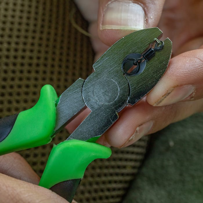 Korda Krimp Tool In Use 1 3
