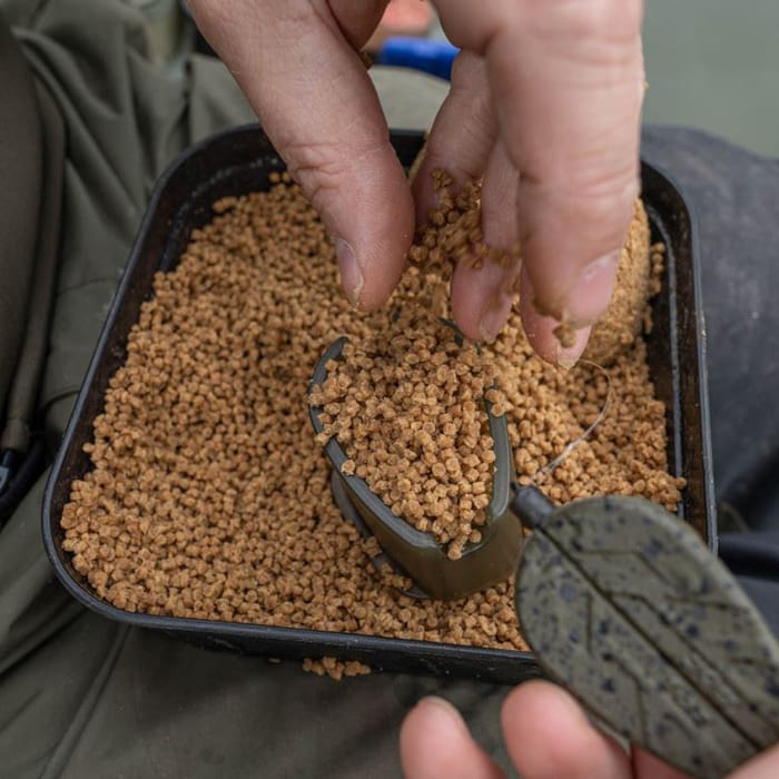 Korum Camo Method Feeder Fishing Twin Pack In Use 4