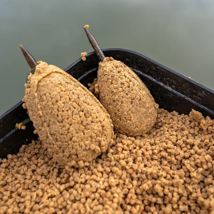 Korum Camo Method Feeder Fishing Twin Pack In Use 7