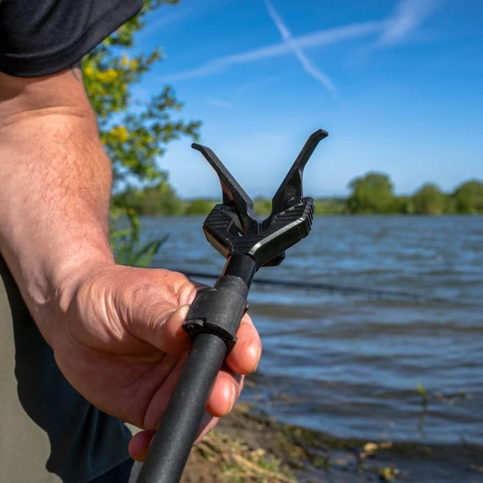 Korum Counterbalance Fishing Rod Rest In Use 3
