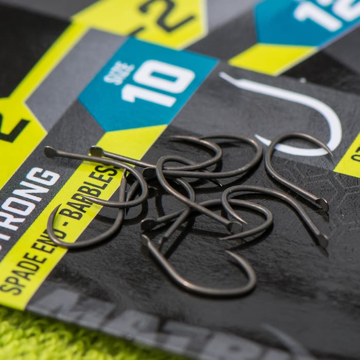 Matrix MXC-2 X-Strong Spade End Barbless Hooks 2