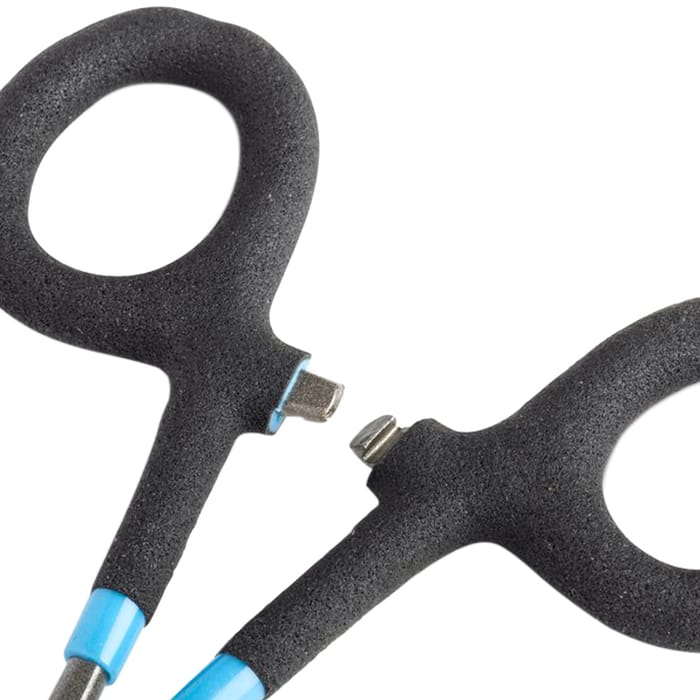 Nash Fishing Forceps Close Up 1