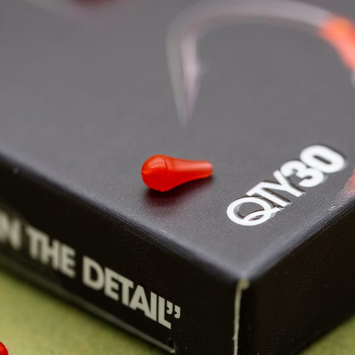 OMC Dazzlers Blood Red Long Distance Fishing Hook Bead Close Up 2
