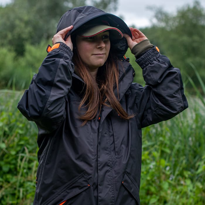 Pinewood Bolmen Fishing Jacket Dark Anthracite
 In Use  3
