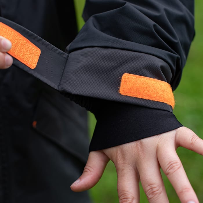 Pinewood Bolmen Fishing Jacket Dark Anthracite
 In Use  5